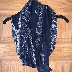 Women’s infinity scarf